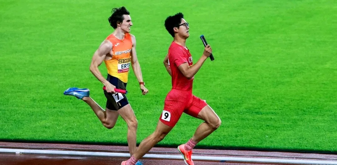 亚博体育官方下载-梅西重返赛场，锐不可当首场状态出色，雄鹿观众沸腾！赛场气氛高涨-亚博体育官方下载